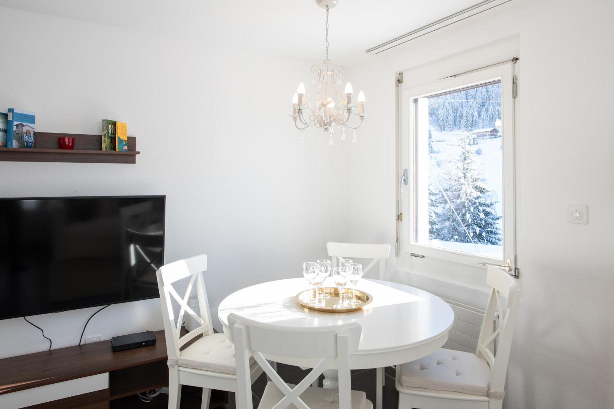 Agrimonia - Moebilierte Ferienwohnung Mit Balkon Davos Eksteriør billede